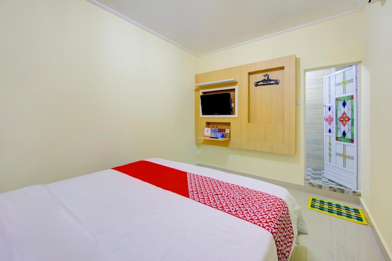 Oyo 3791 Hotel Kja Tegal  Buitenkant foto