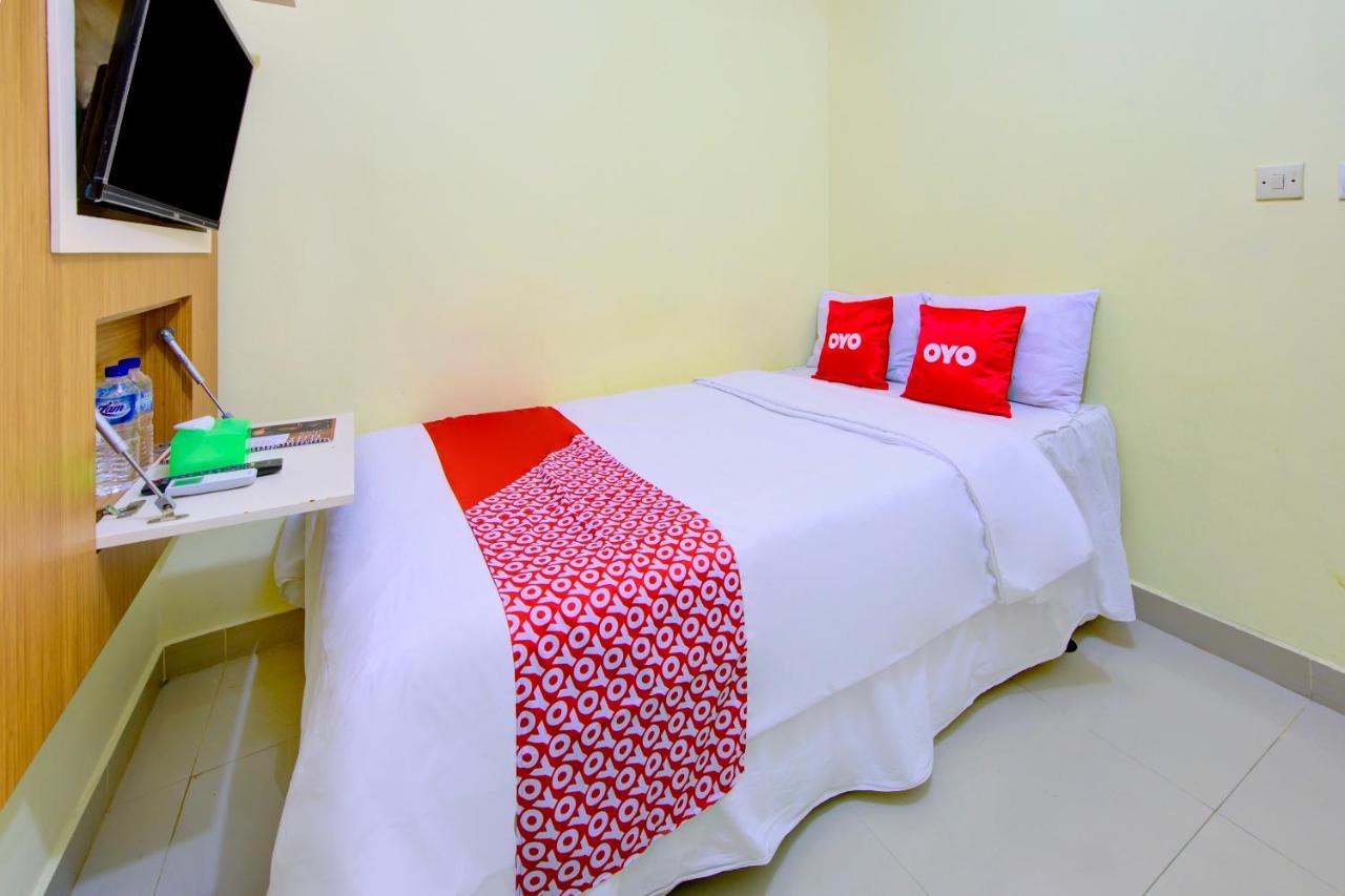 Oyo 3791 Hotel Kja Tegal  Buitenkant foto