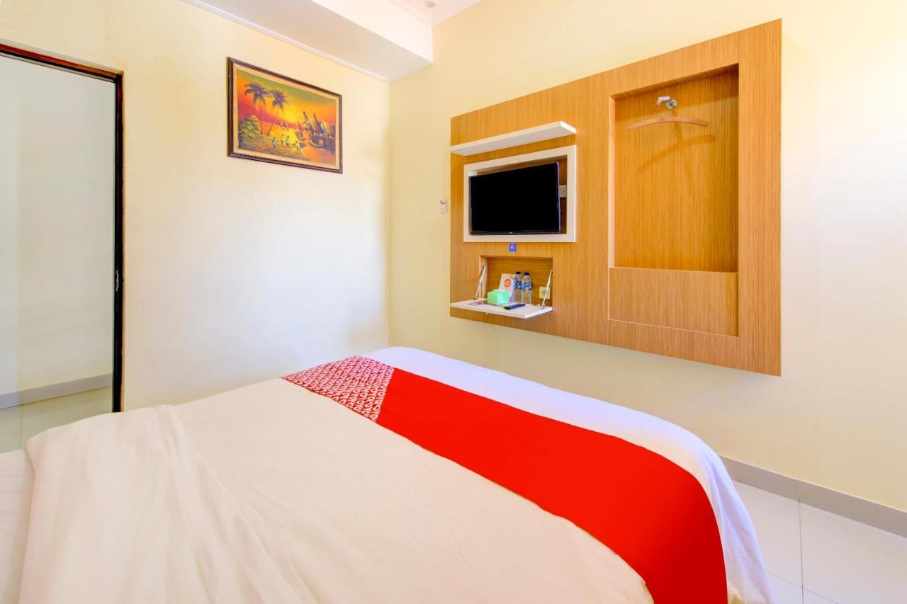 Oyo 3791 Hotel Kja Tegal  Buitenkant foto