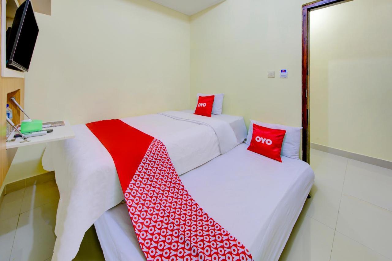 Oyo 3791 Hotel Kja Tegal  Buitenkant foto